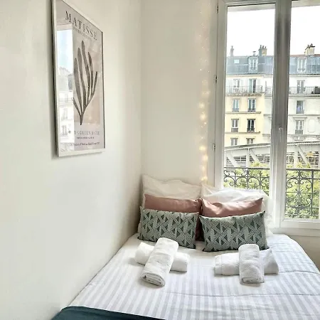 325 Bardot - Cosy Center *