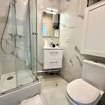 325 Bardot - Cosy Center Апартаменты Париж